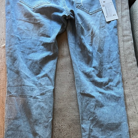 Designer redial distressed boyfriend blue jeans. Sz 38z. With tags - Picture 4 of 4